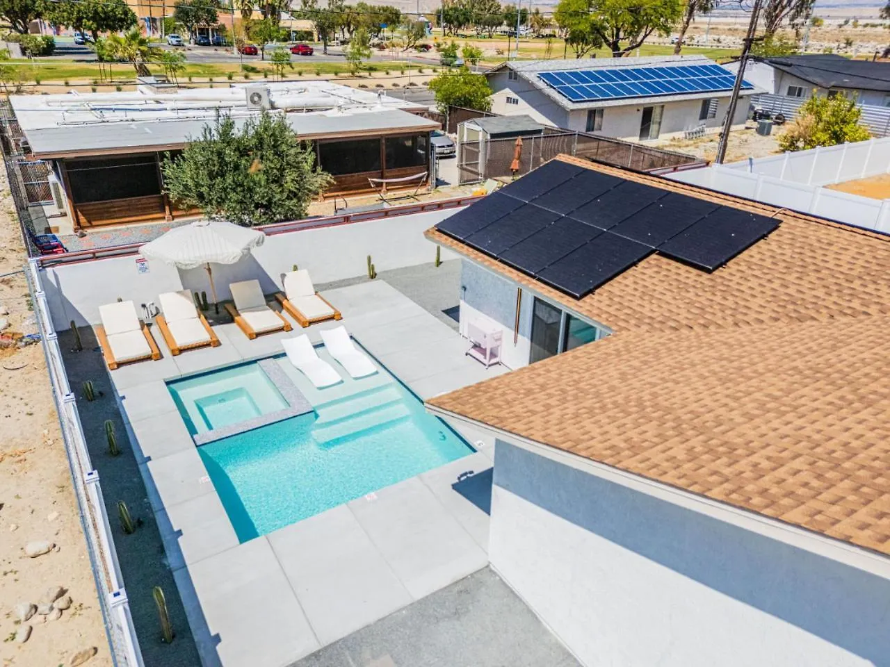 The Joyce Ellen By Rather Be Properties Palm Springs 0*,