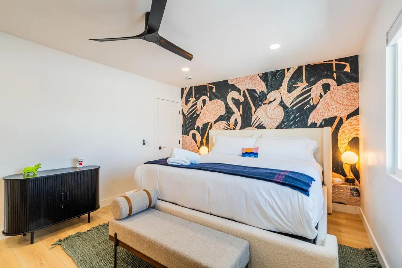 The Joyce Ellen By Rather Be Properties Palm Springs 0*,